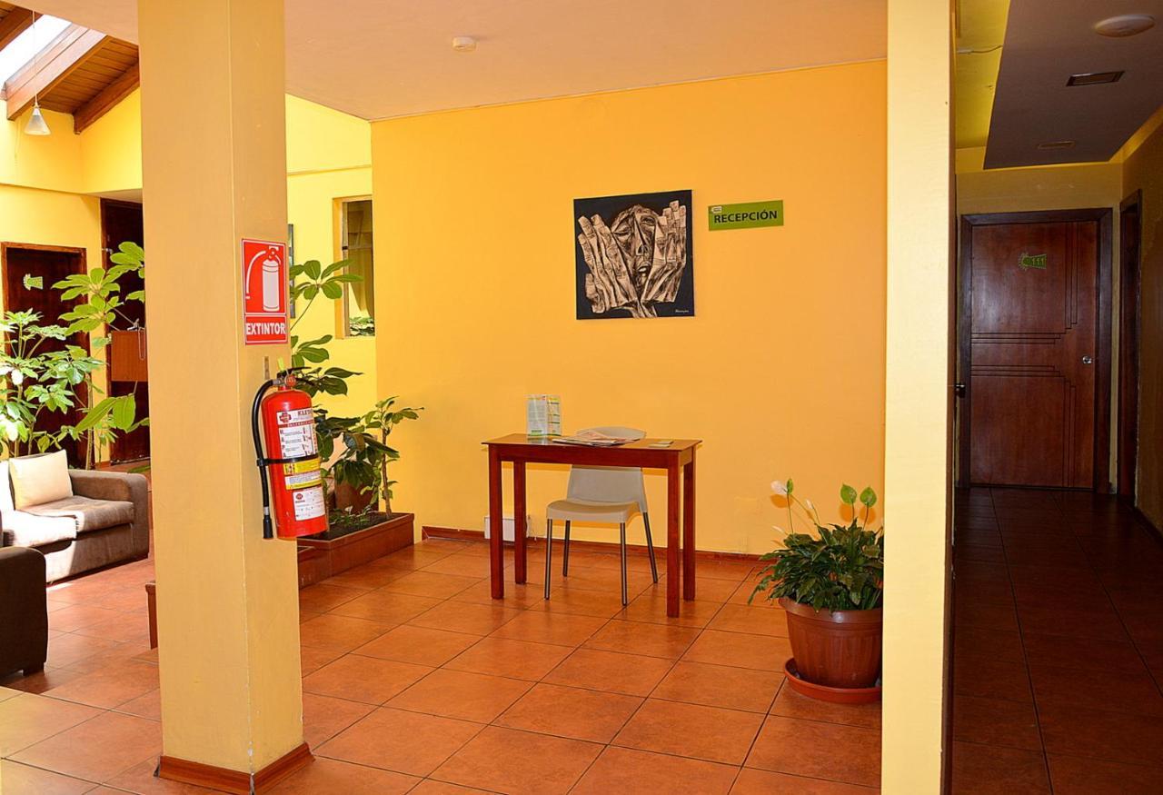 Hostal Terra 3 - Base Aerea Quito Exterior foto